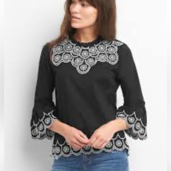 GAP Tops - Gap embroidered bell sleeve cotton blouse